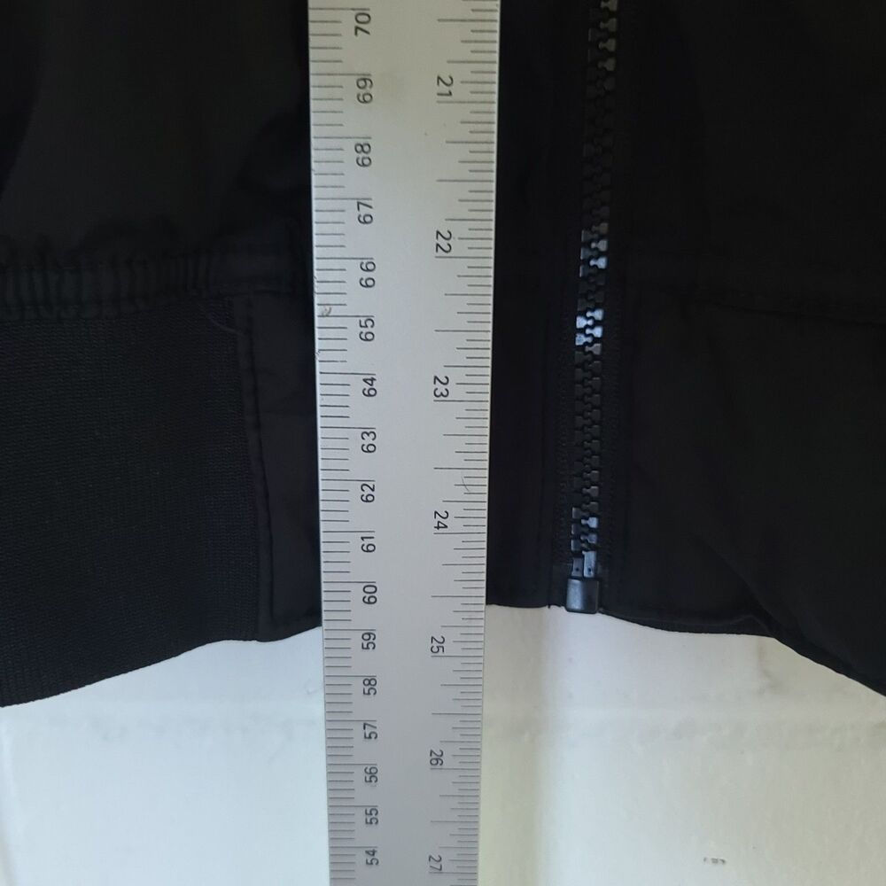 retro Hollister California Size M Black Epic Flex Stretch Windbreaker Jacket EUC - Picture 10 of 16